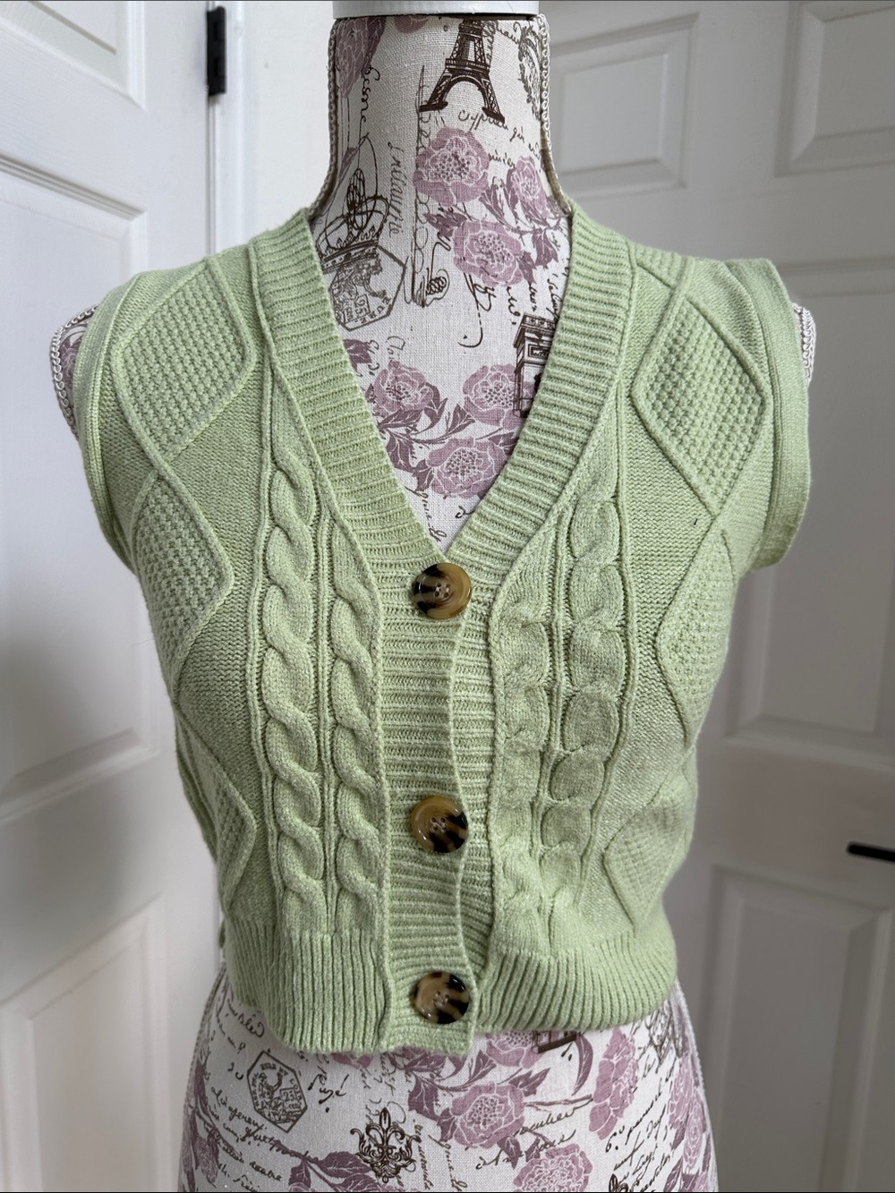 Hazel Moon Women’s Cropped Cable Knit Button-Front Sweater Vest in Light Green S